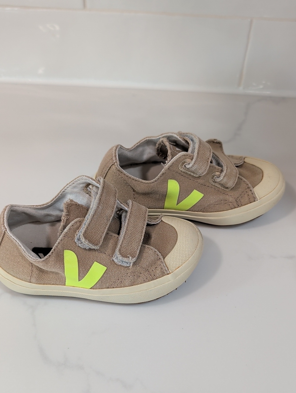 Veja Toddler Shoes (T7/EUR23)